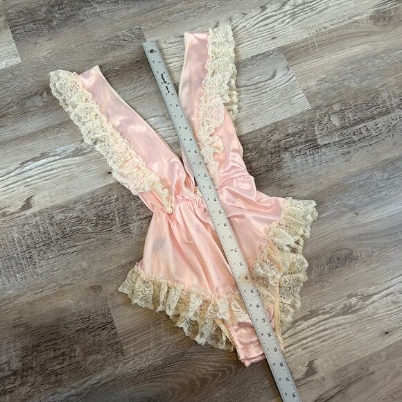 Vintage Lady Constance Pink Nylon Lace Ruffle Teddy Bodysuit Coquette USA S - Picture 10 of 10